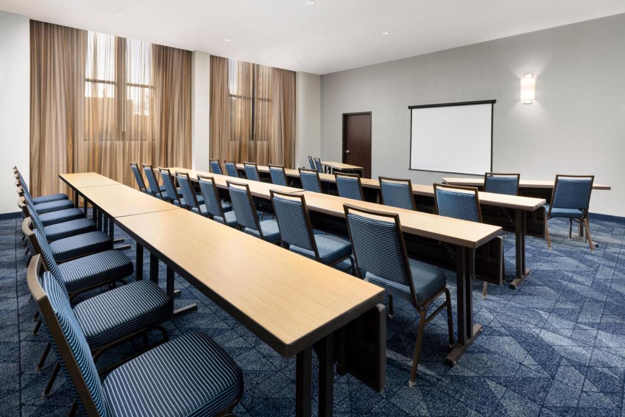 Courtyard By Marriott Atlantic Block Hotel